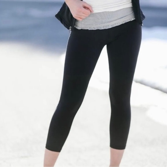 Albion Pants - Albion Fit Black Petal Pant Capri Leggings Size Small